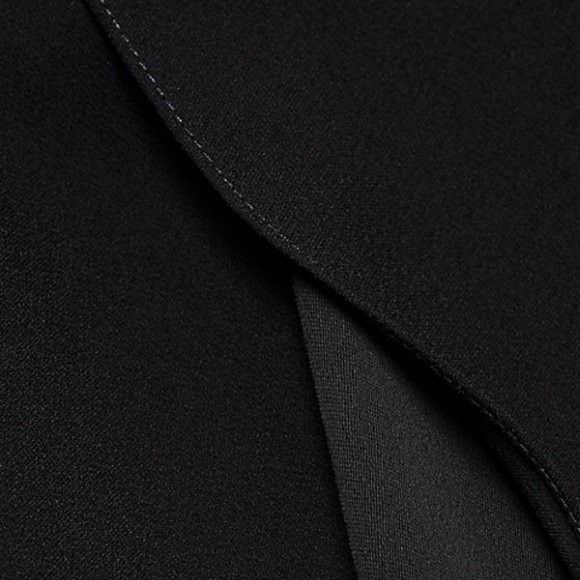 Monique Lhuillier Sweetheart Crepe Gown - Picture 9 of 14